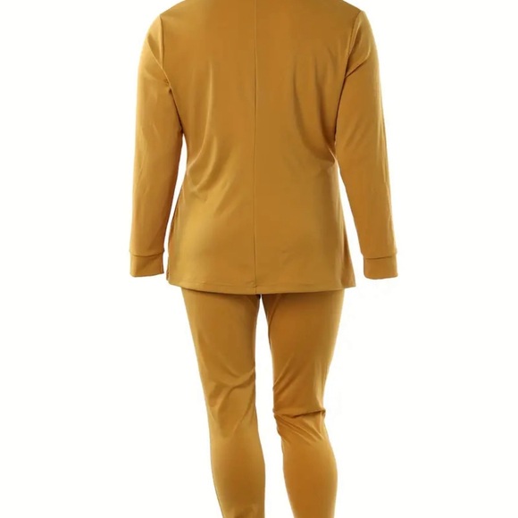Gold blazer set - Picture 3 of 3